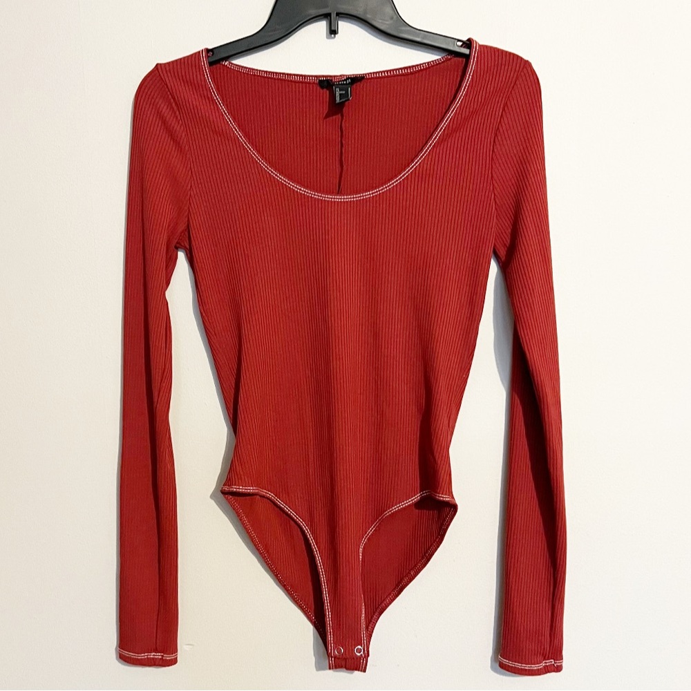 FOREVER 21 Rust Brown Knit Stretch Bodysuit Scoop Neck Long Sleeved Size Small
